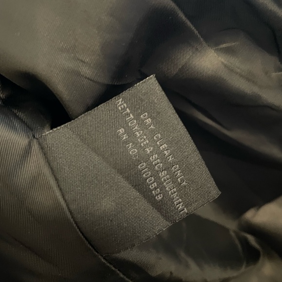 Steve Madden Wool Peacoat size L
Shoulder across 17”
Pit to Pit (23”)
Length 31” - Picture 5 of 7